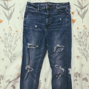 American Eagle Distressed “Highest Rise” Jegging